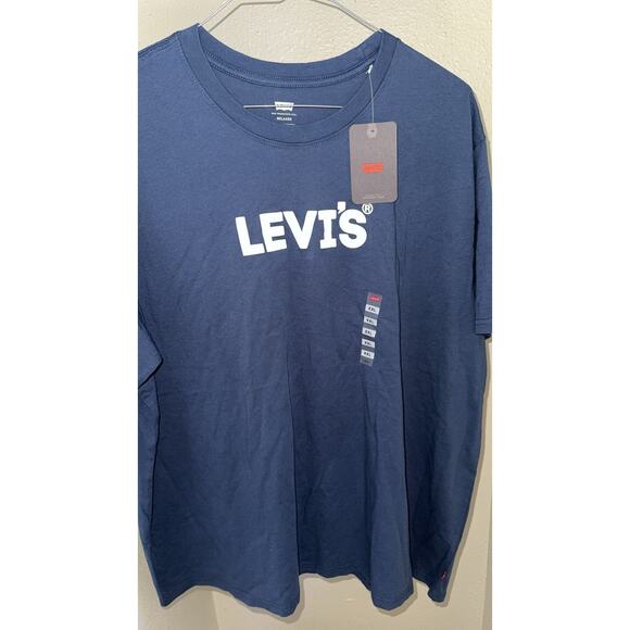 This is a Levi's Relaxed Fit Short Sleeve T-shirt in blue with the iconic white - Picture 5 of 5